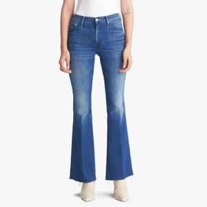 NWOT Mother Weekender Fray Jeans